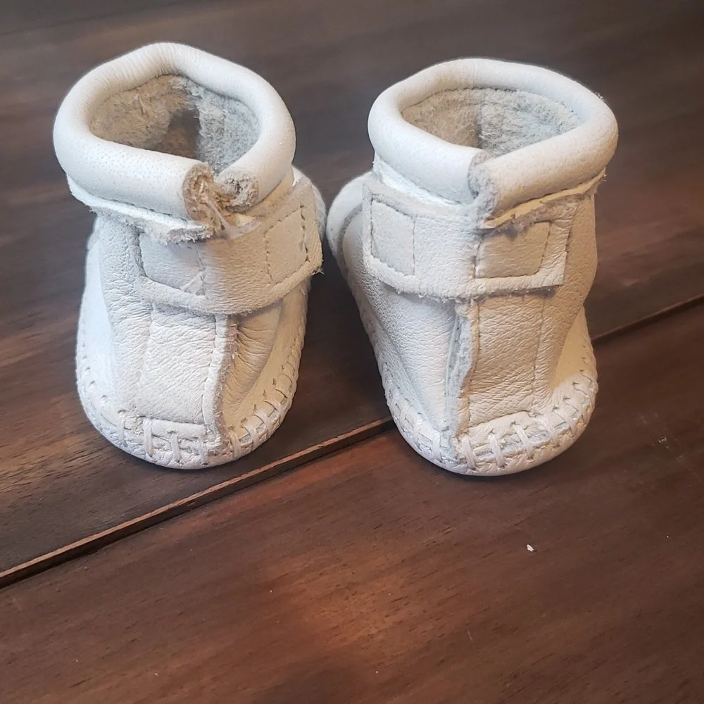 Minnetonka Leather Booties Sz 1